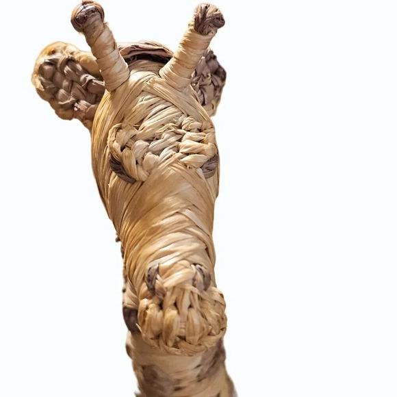 8.5 Inch Natural Fiber Standing Giraffe Home Decor - Picture 4 of 9